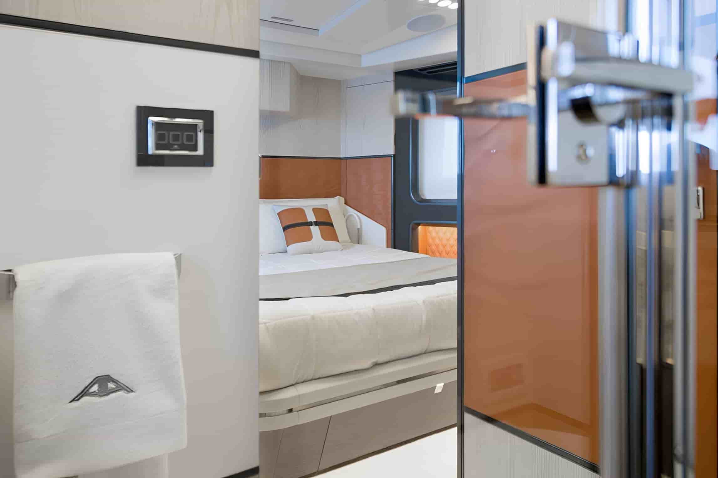 Astondoa 677 Coupe - View 38