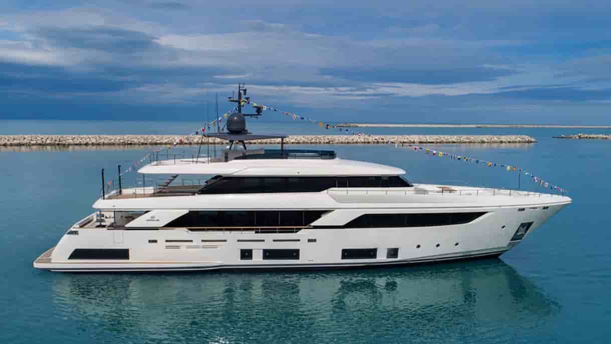 Custom Line Navetta 37 - View 1