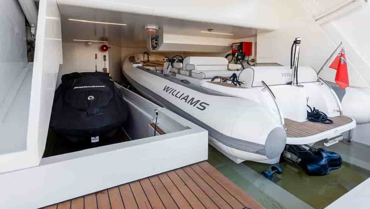 Custom Line Navetta 37 - View 10