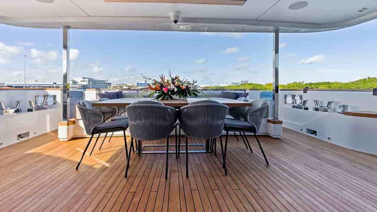 Custom Line Navetta 37 - View 13