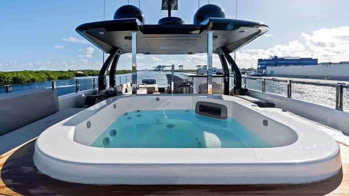 Custom Line Navetta 37 - View 21