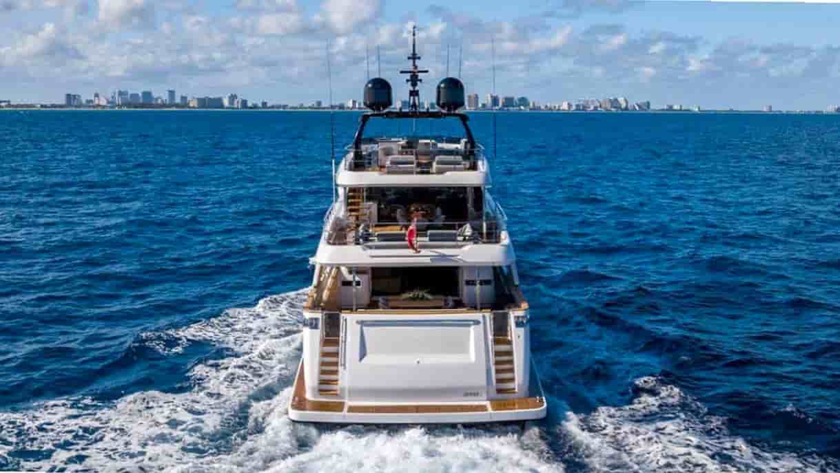 Custom Line Navetta 37 - View 4
