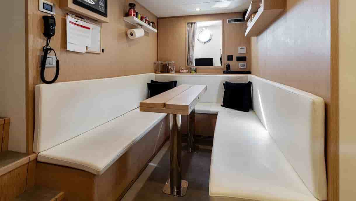 Custom Line Navetta 37 - View 57