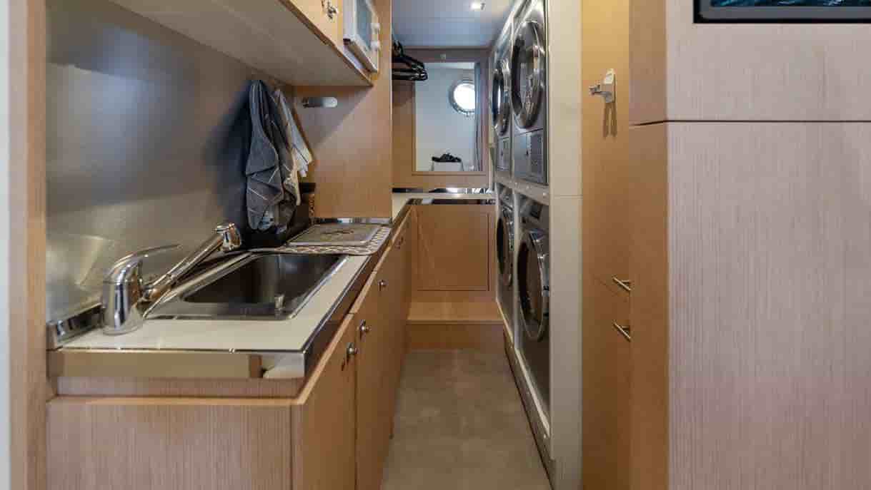 Custom Line Navetta 37 - View 58