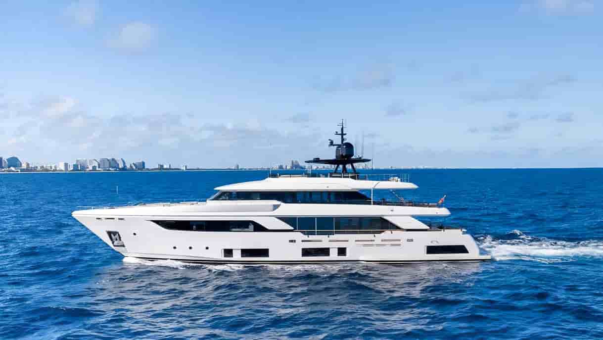 Custom Line Navetta 37 - View 6