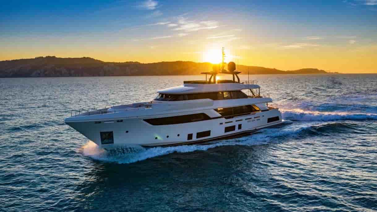 Custom Line Navetta 37 - View 7