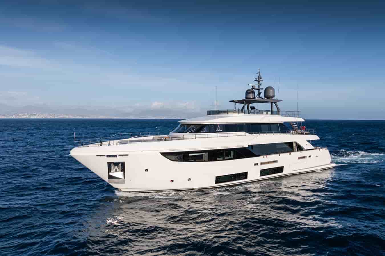 Custom Line Navetta 33 - View 18