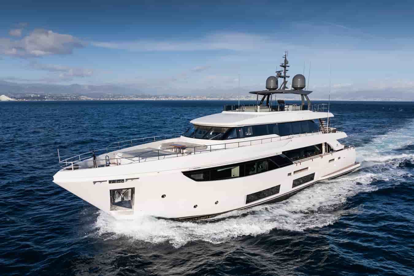 Custom Line Navetta 33 - View 19