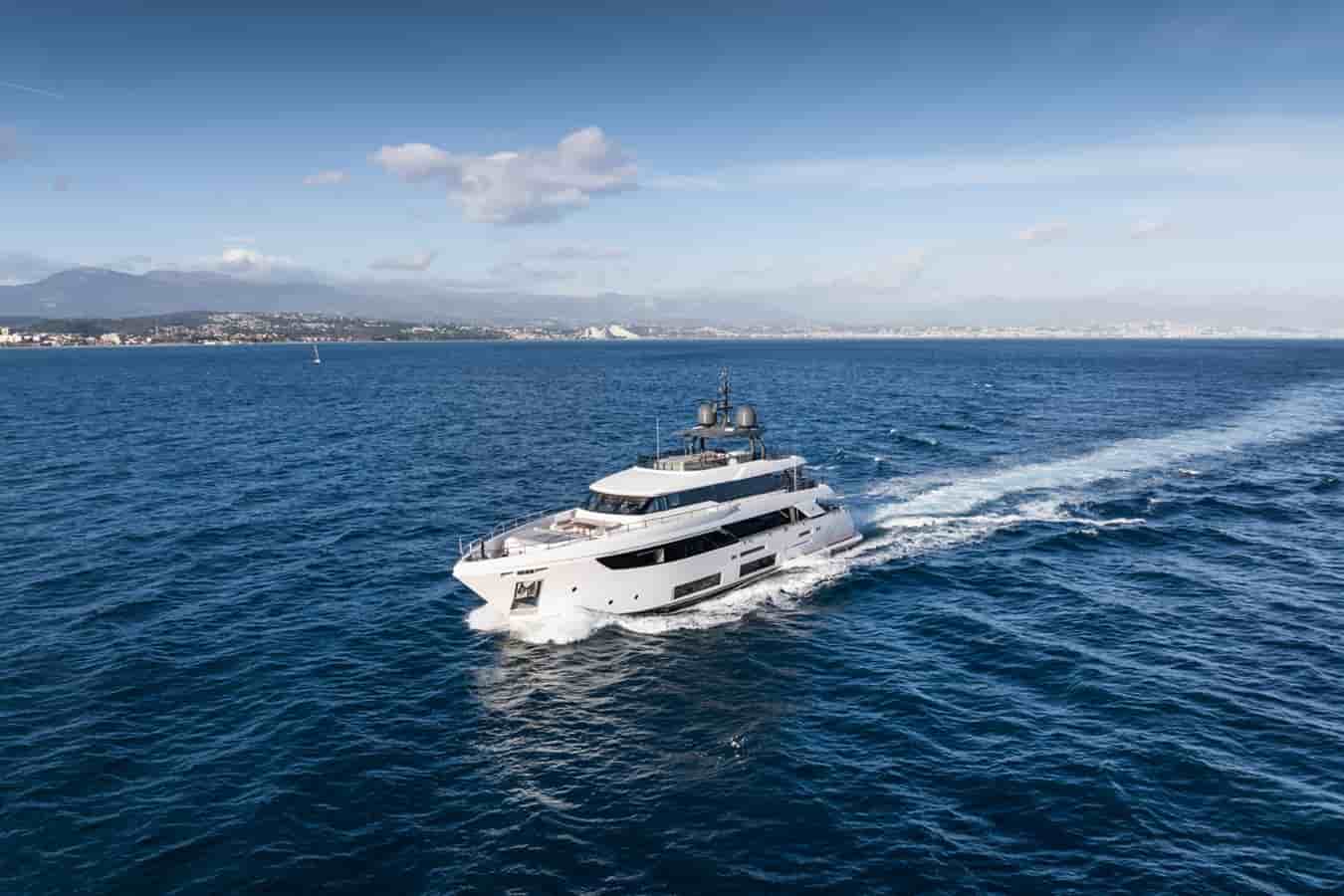 Custom Line Navetta 33 - View 20