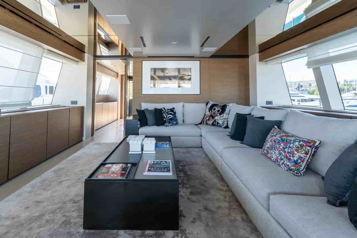 Custom Line Navetta 33 - View 23