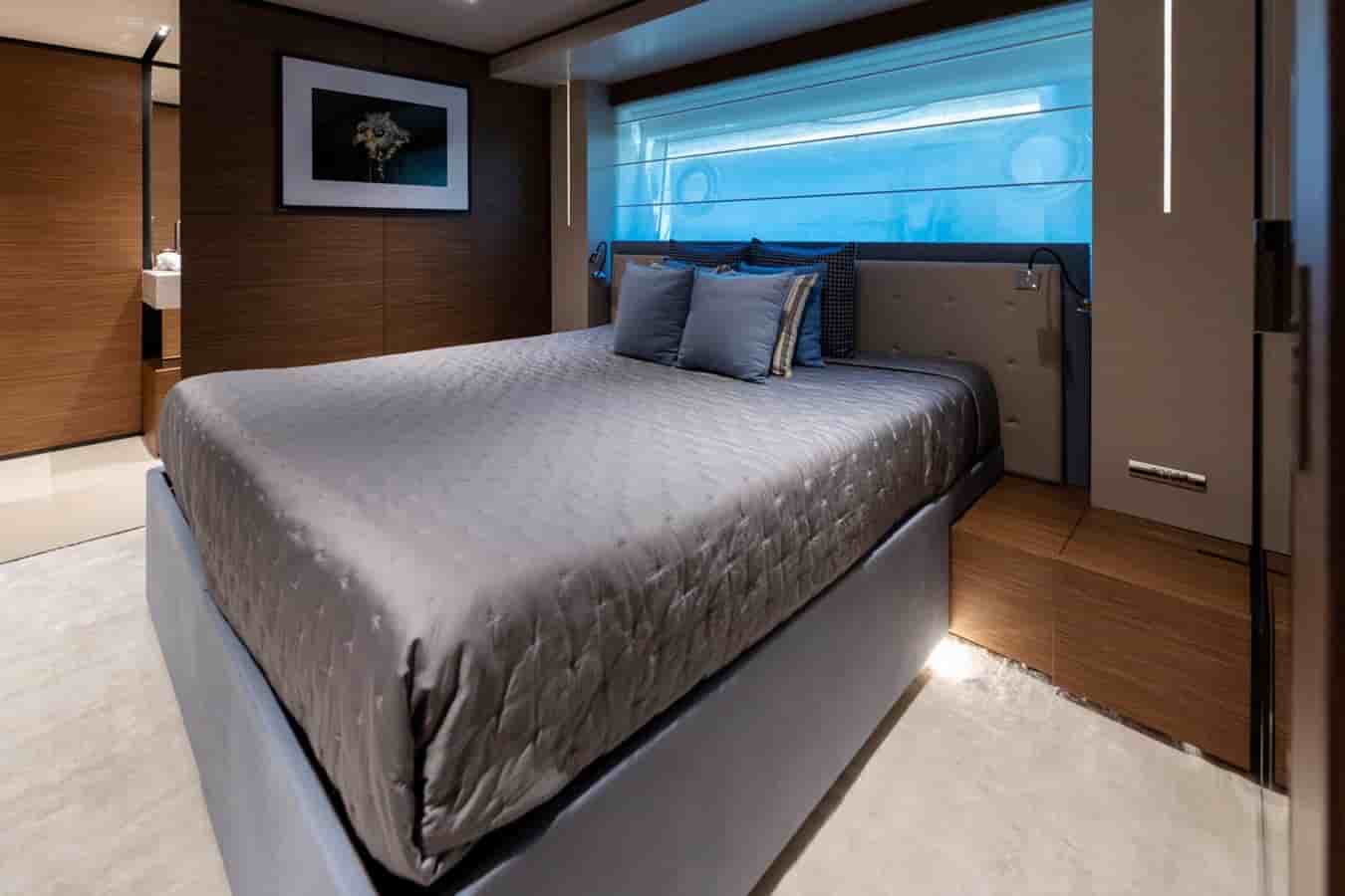 Custom Line Navetta 33 - View 37