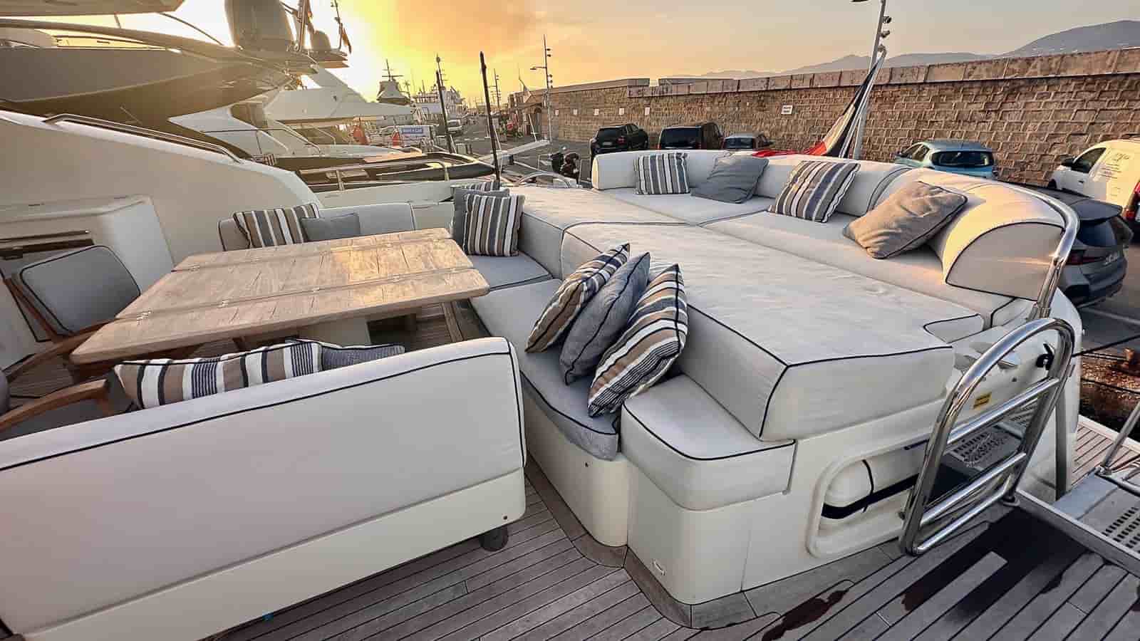 Sunseeker Predator 84 - View 16