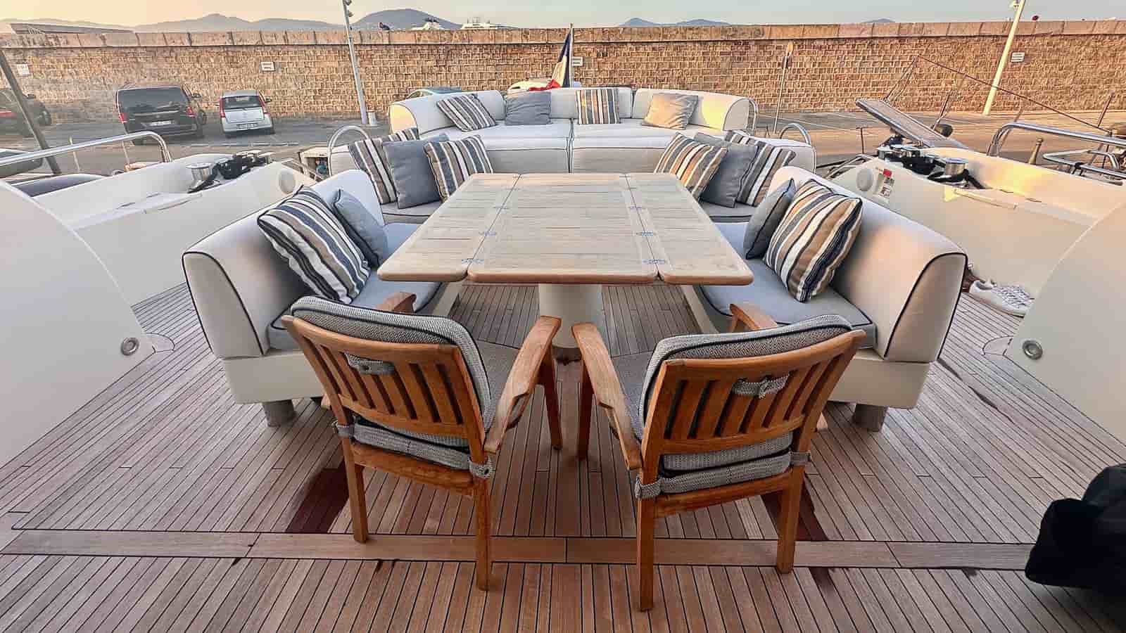 Sunseeker Predator 84 - View 17