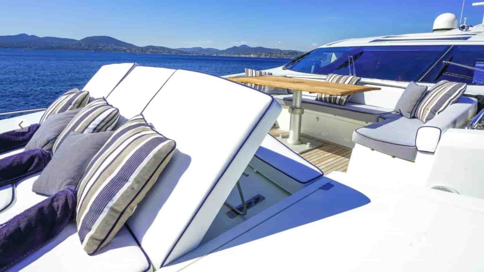 Sunseeker Predator 84 - View 19