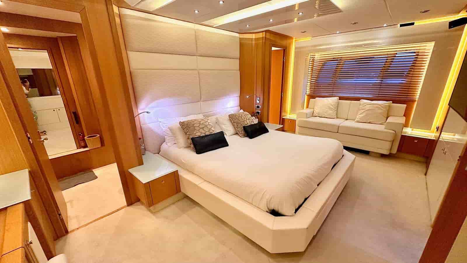 Sunseeker Predator 84 - View 41