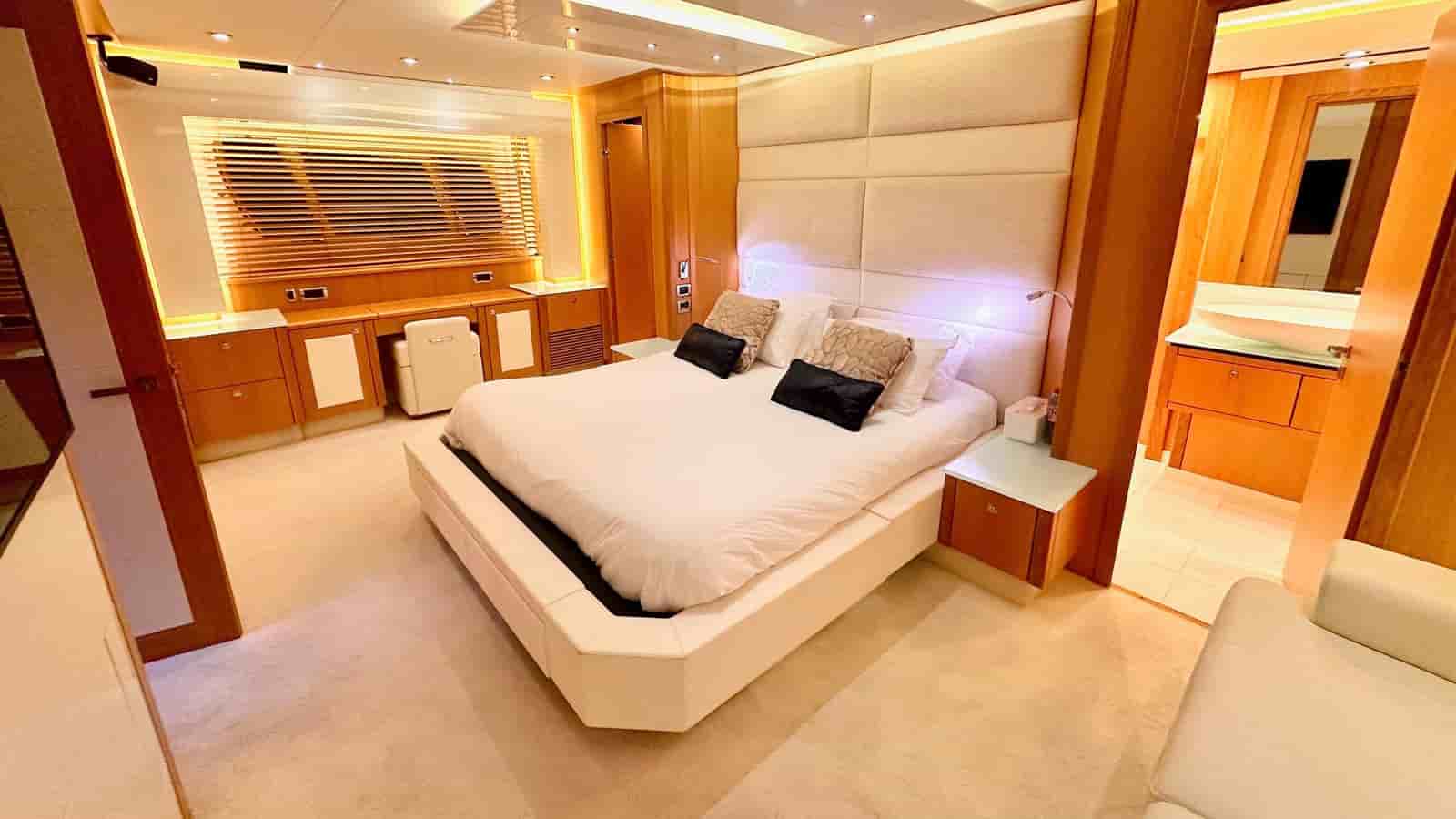 Sunseeker Predator 84 - View 42