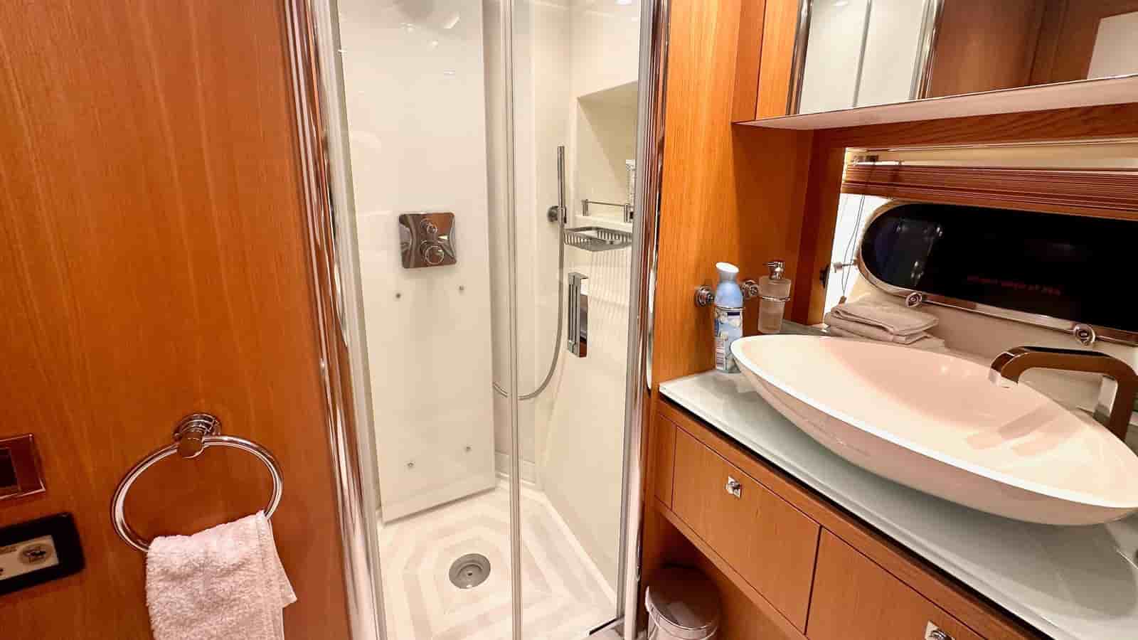 Sunseeker Predator 84 - View 53