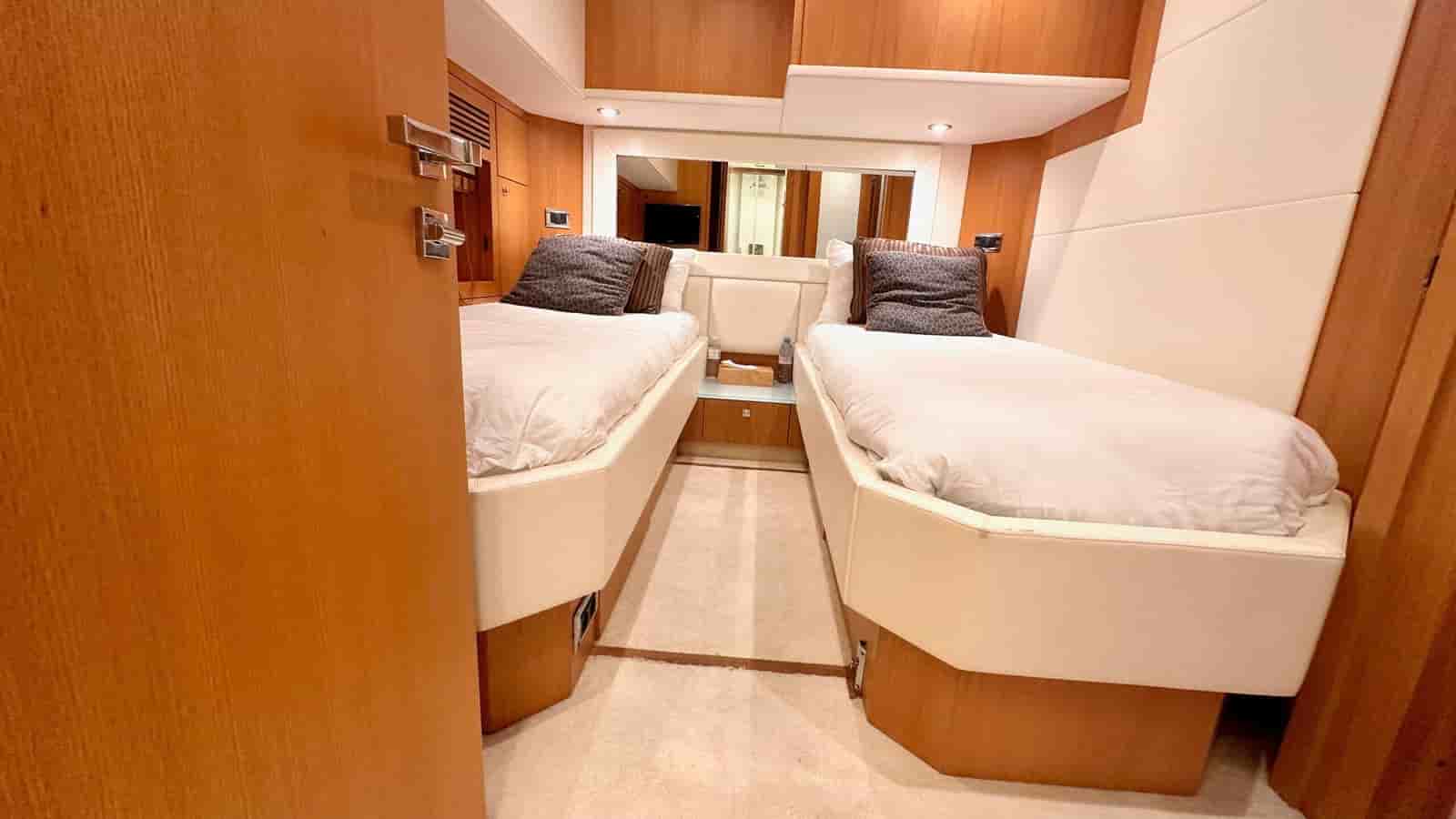 Sunseeker Predator 84 - View 54