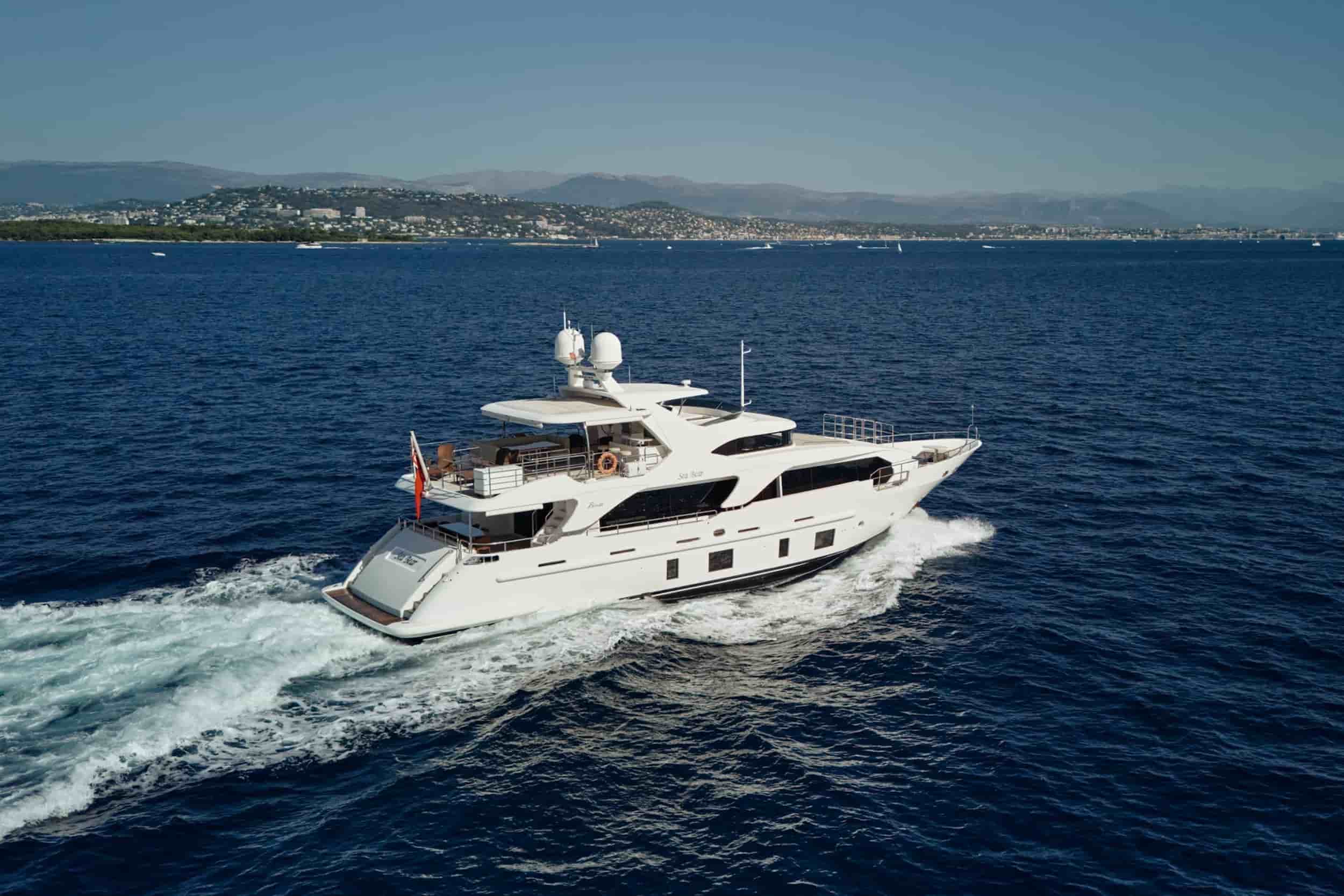 Benetti Delfino 93 - View 10