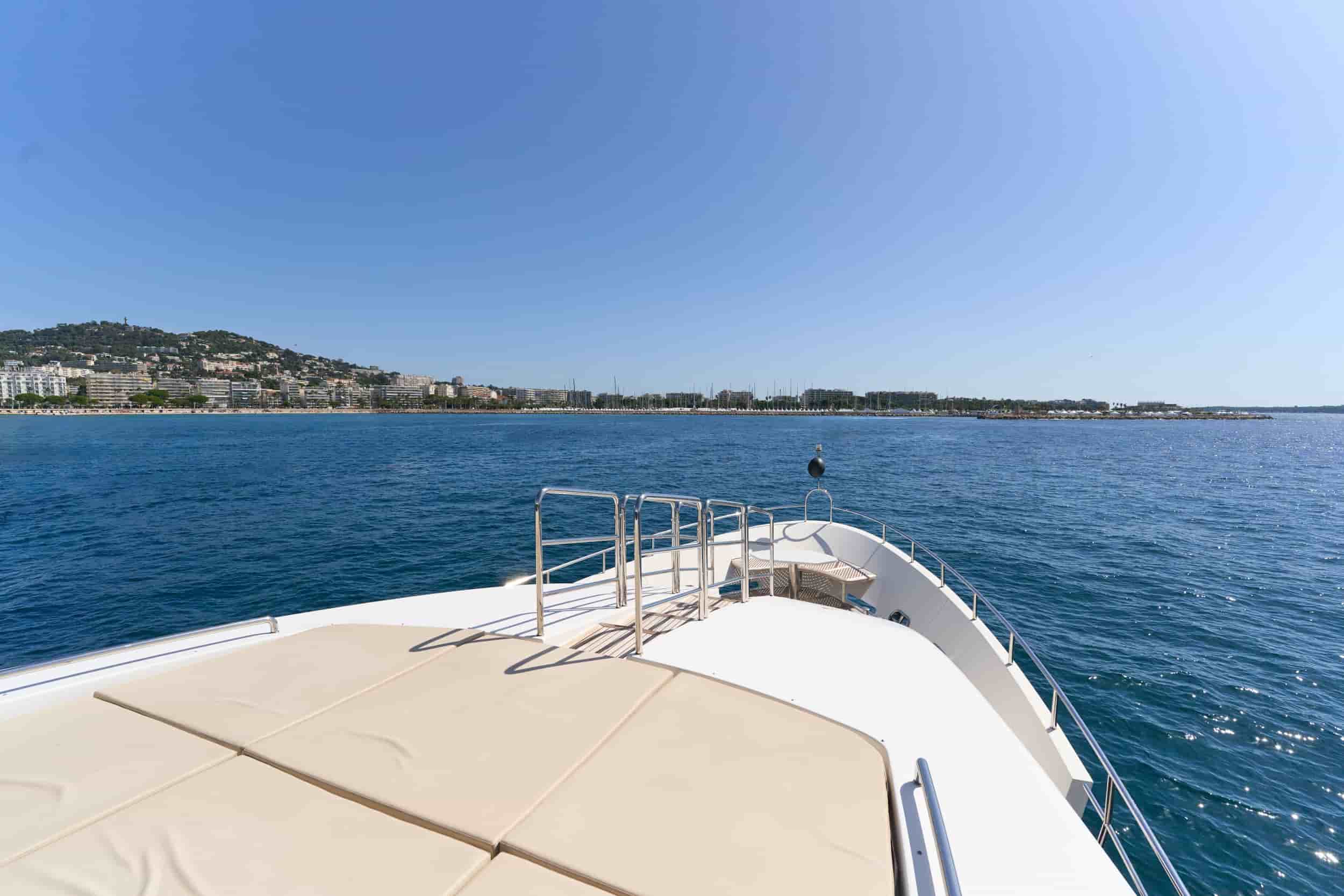 Benetti Delfino 93 - View 17