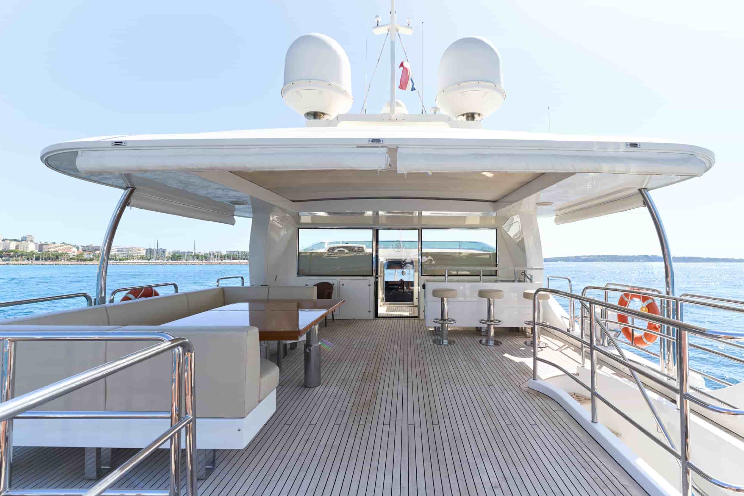 Benetti Delfino 93 - View 20