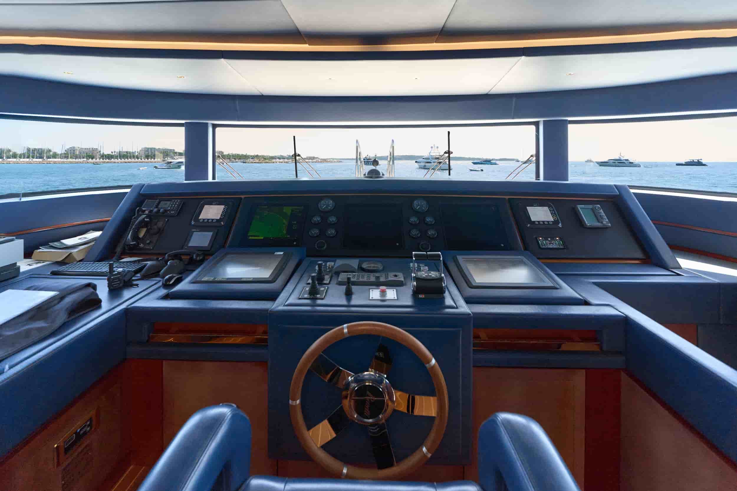 Benetti Delfino 93 - View 27