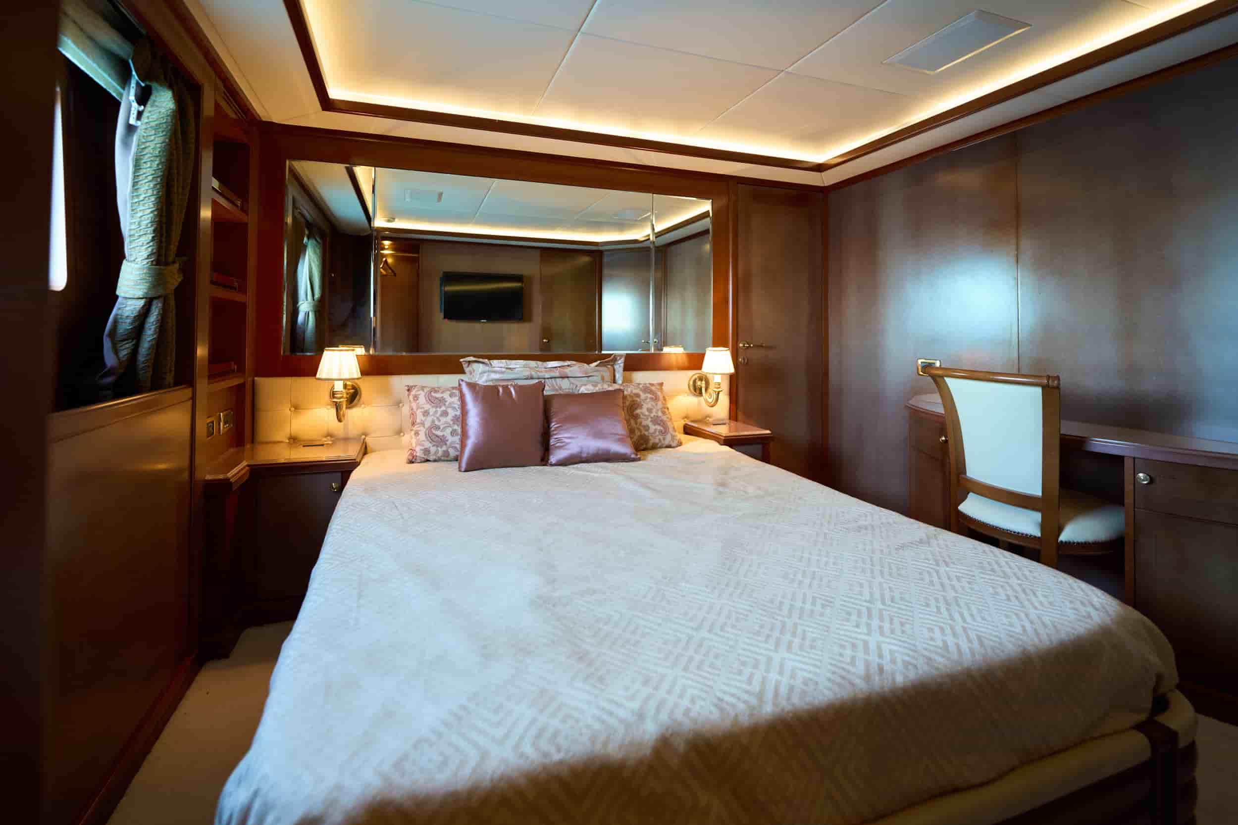 Benetti Delfino 93 - View 40