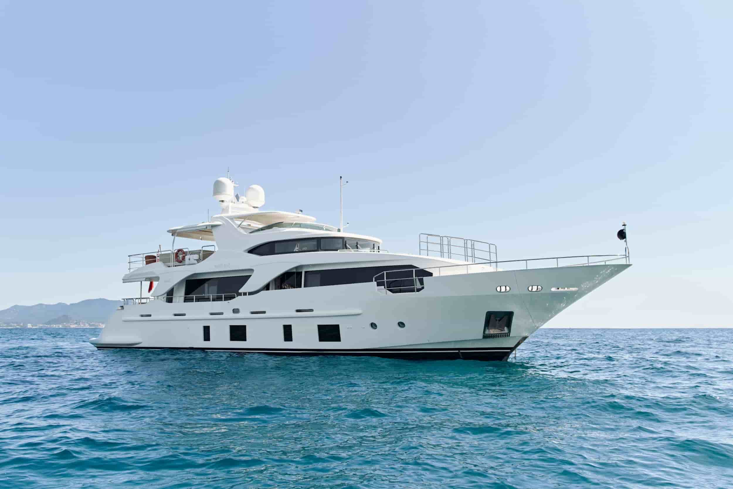 Benetti Delfino 93 - View 5