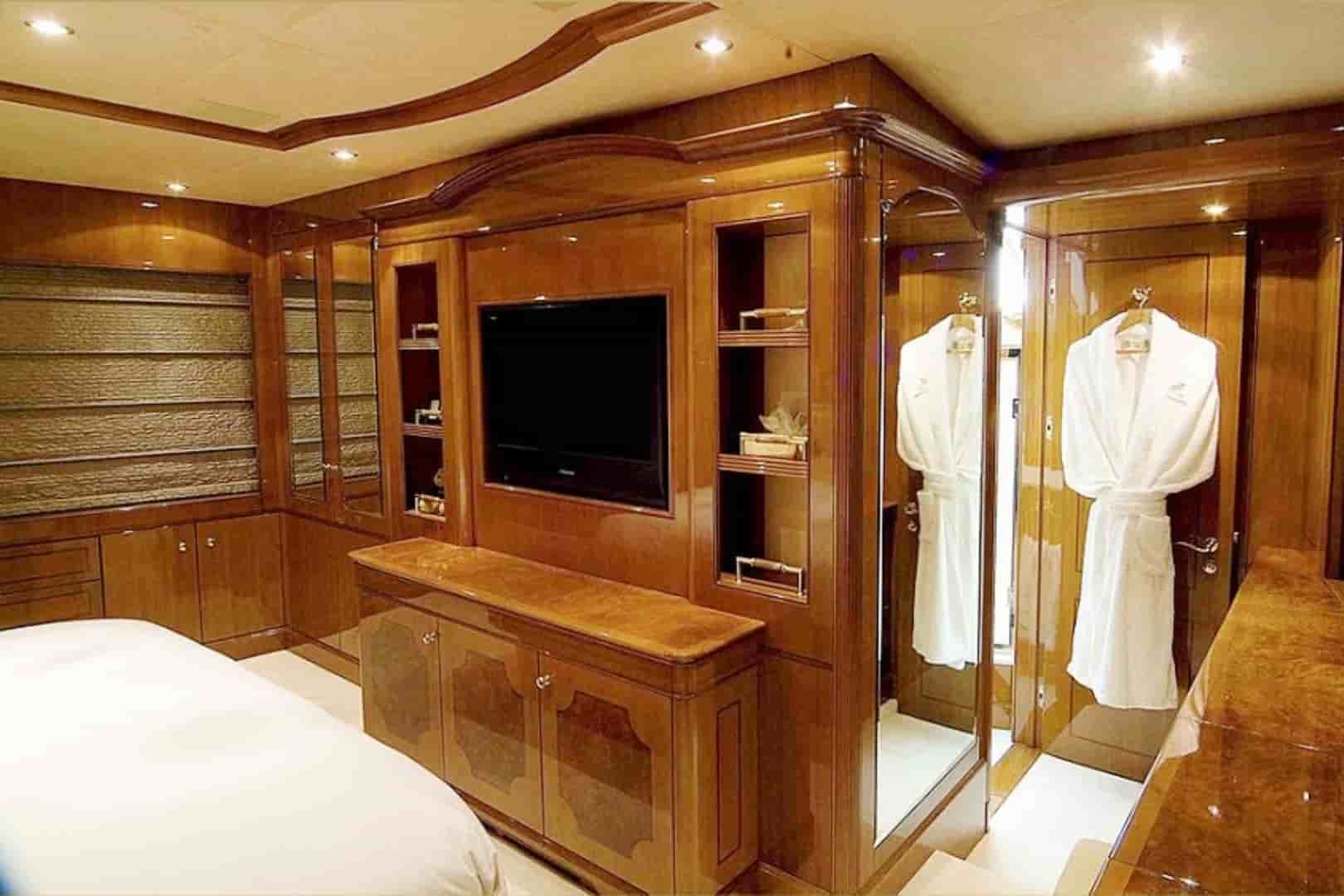 Benetti Legend 85 - View 22