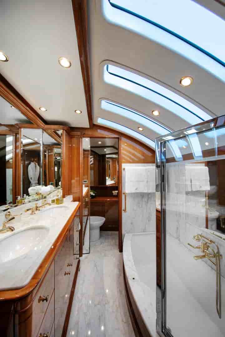 Benetti Legend 85 - View 23