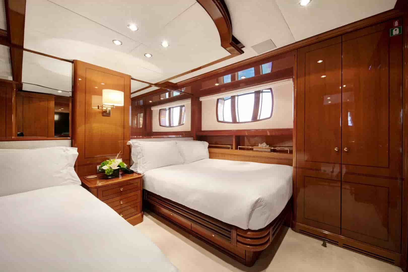 Benetti Legend 85 - View 29