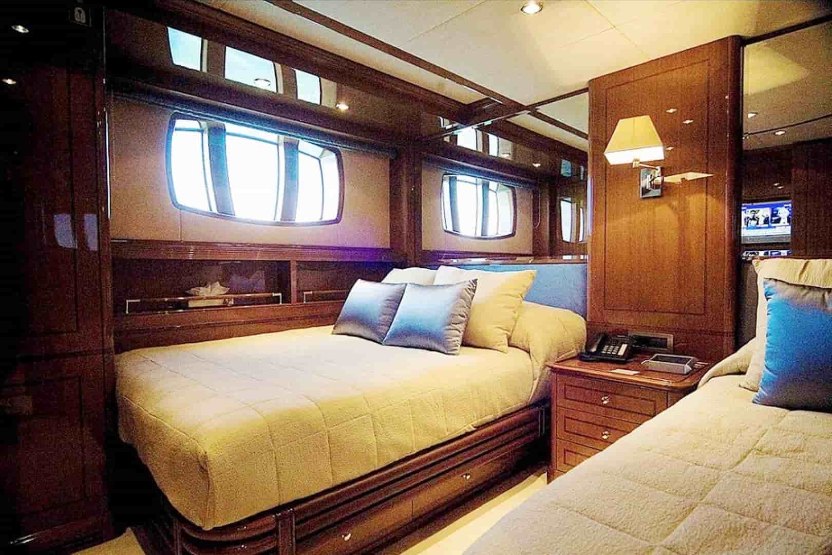 Benetti Legend 85 - View 30