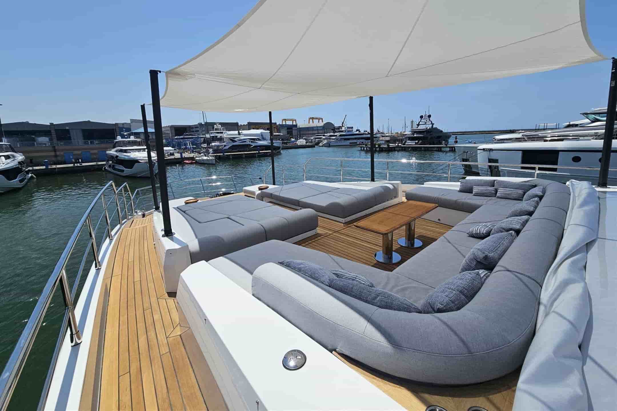 Azimut Grande 32M - View 9