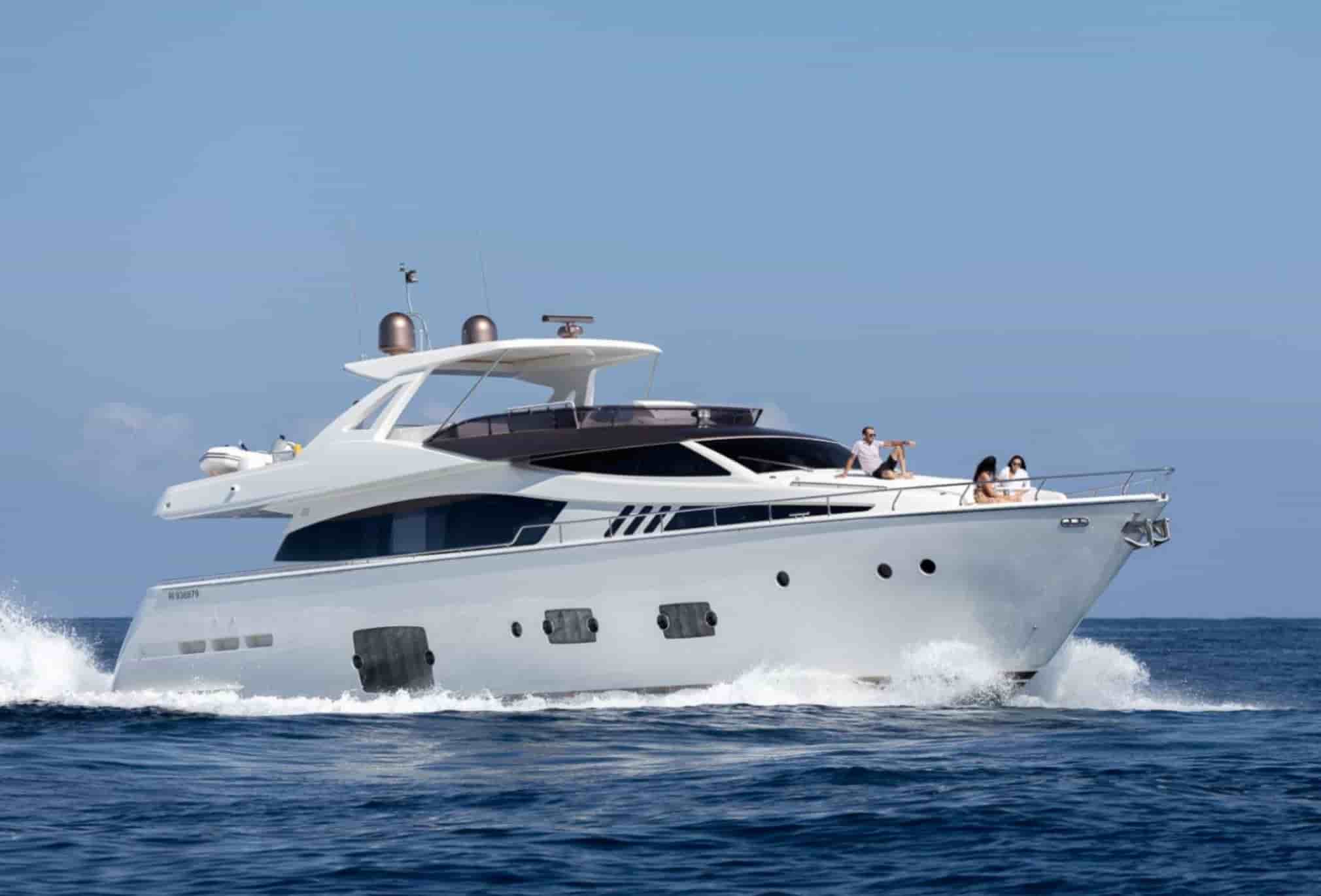 Ferretti 800 - View 1