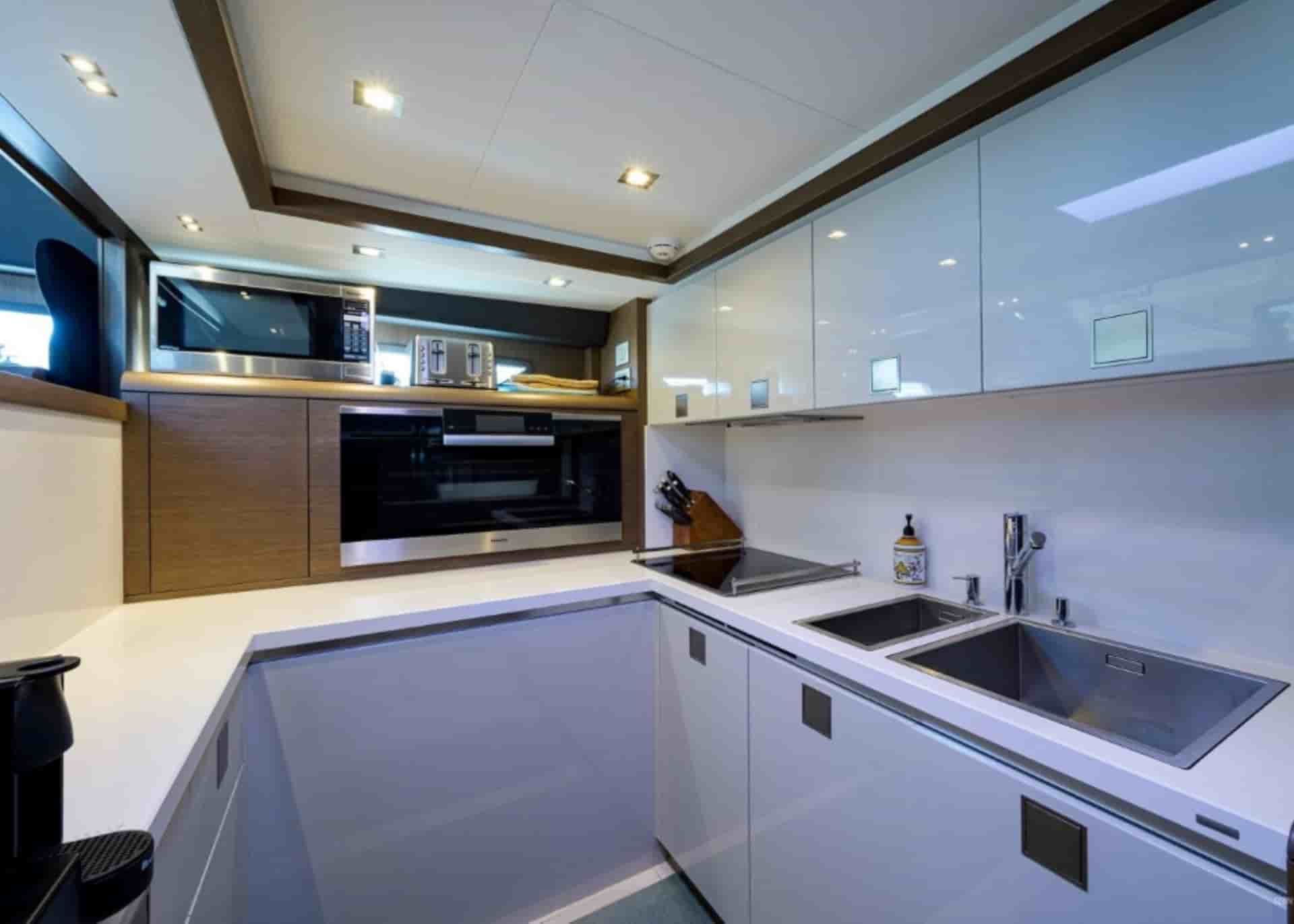 Ferretti 800 - View 36