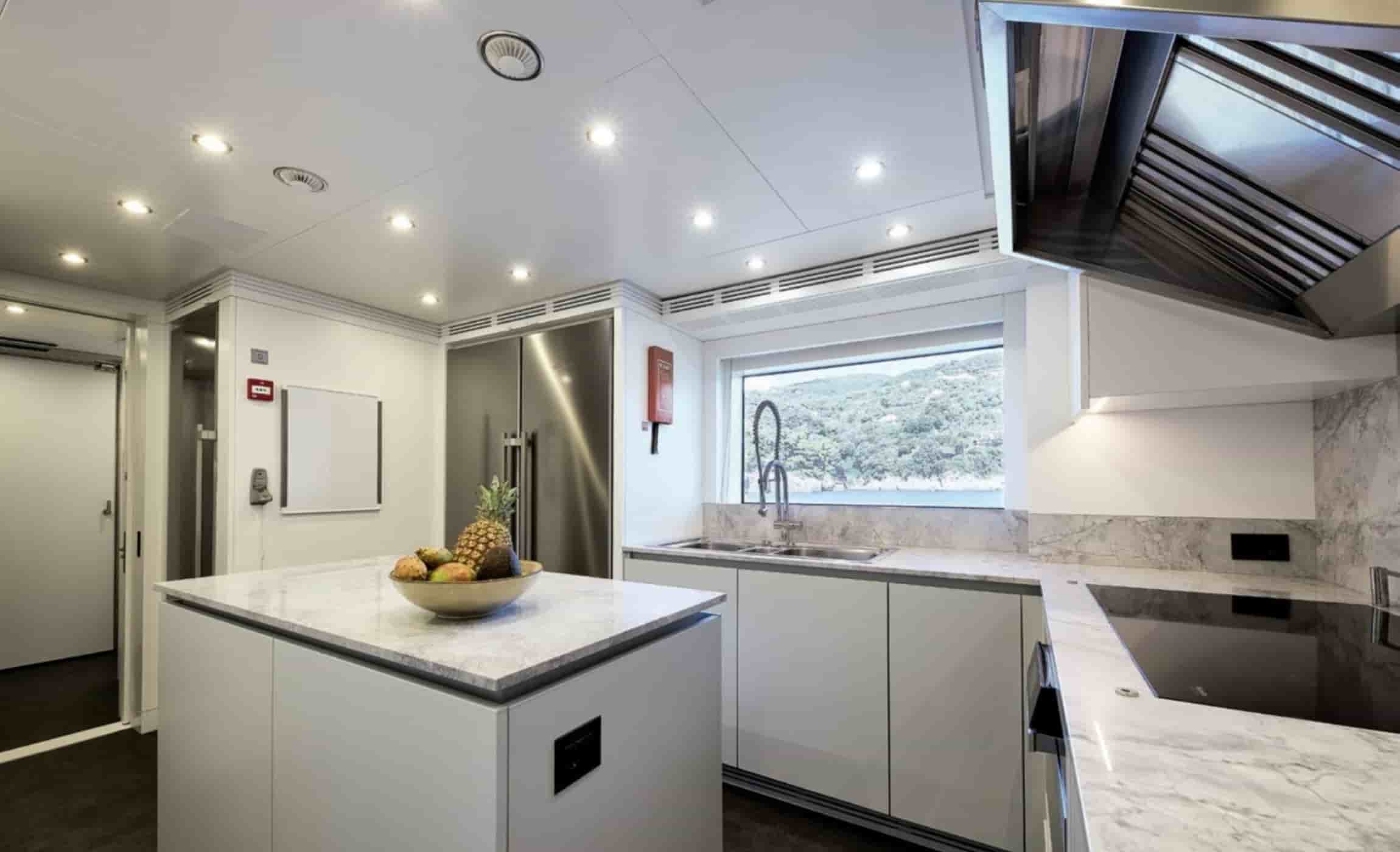 Benetti Oasis 40M - View 19