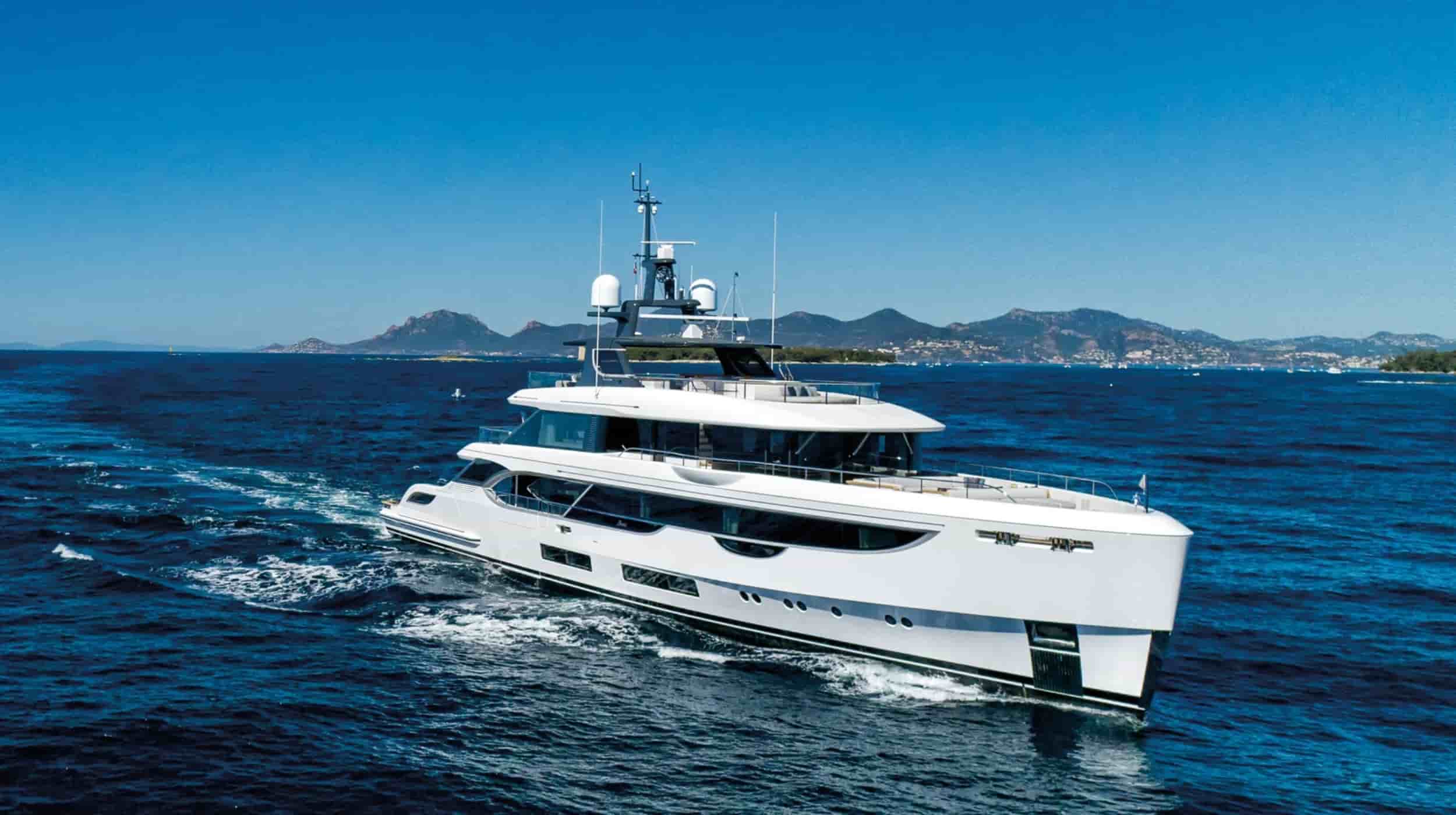 Benetti Oasis 40M - View 3