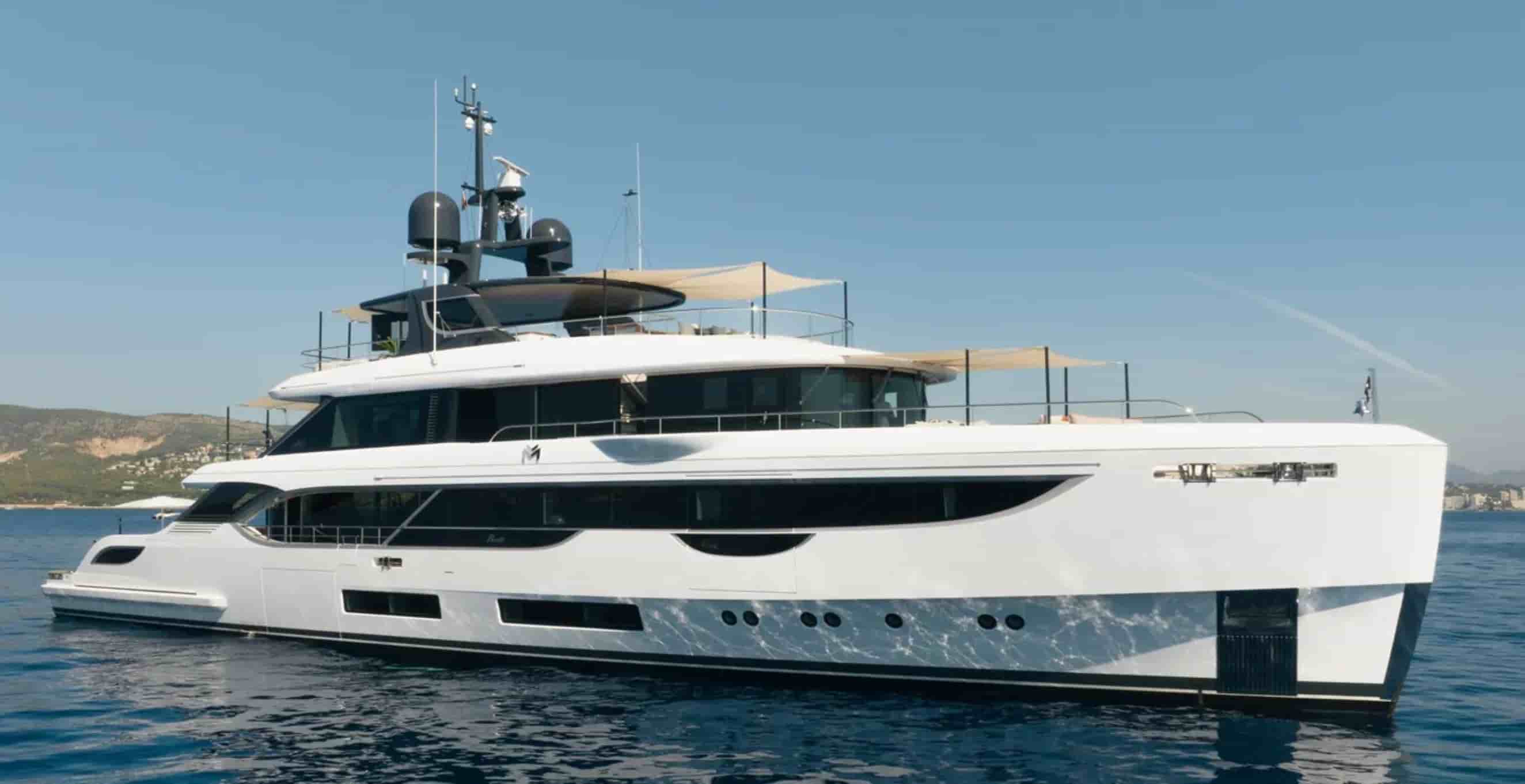 Benetti Oasis 40M - View 2