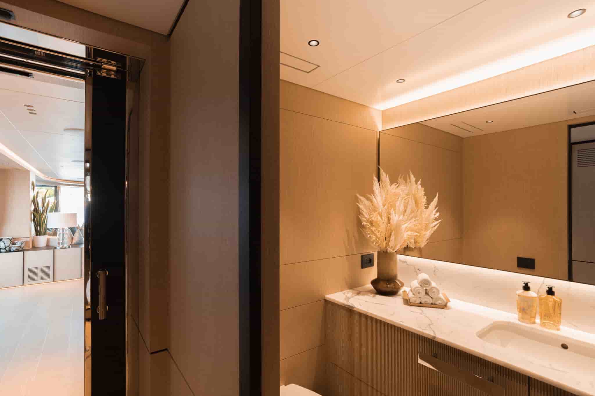 Benetti Oasis 40M - View 39