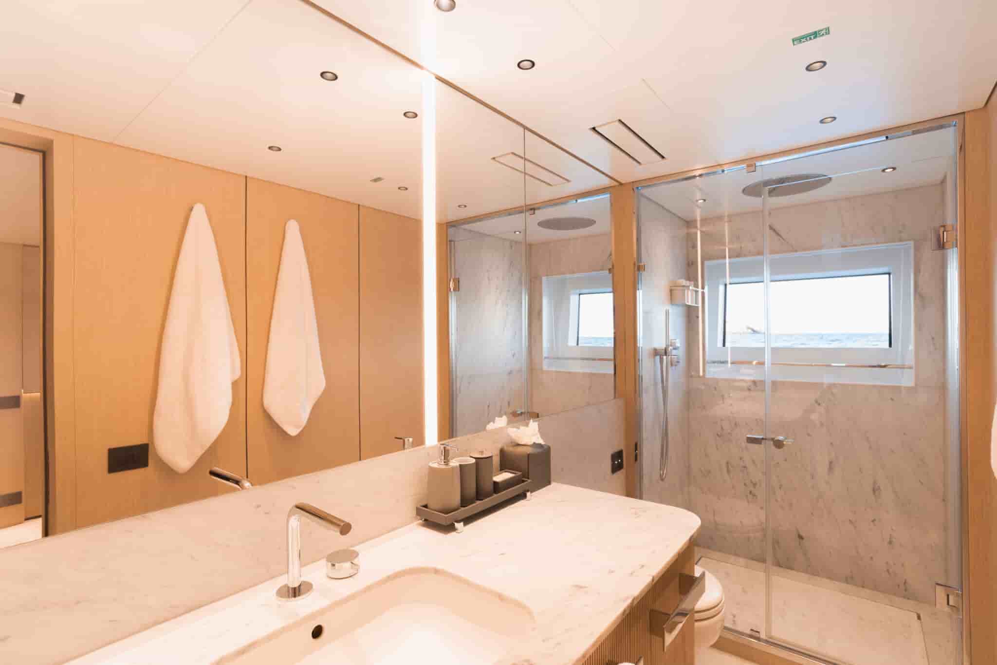 Benetti Oasis 40M - View 50