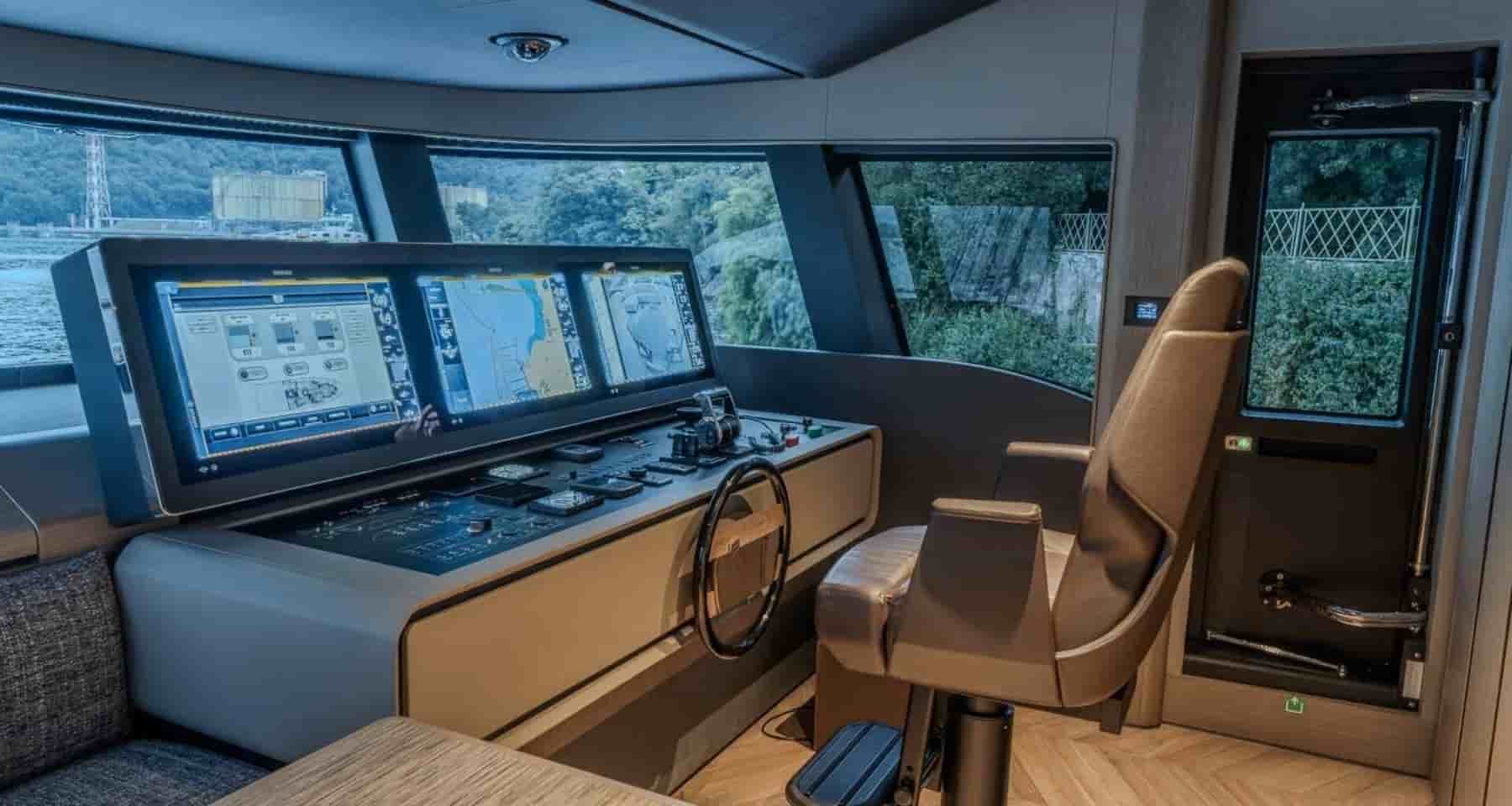 Ferretti Infynito 90 - View 11