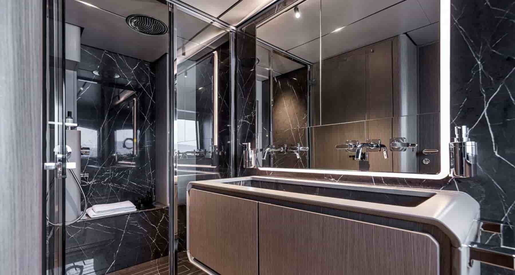 Ferretti Infynito 90 - View 26