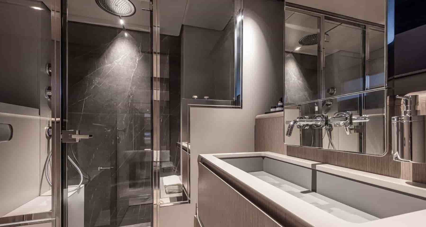 Ferretti Infynito 90 - View 28