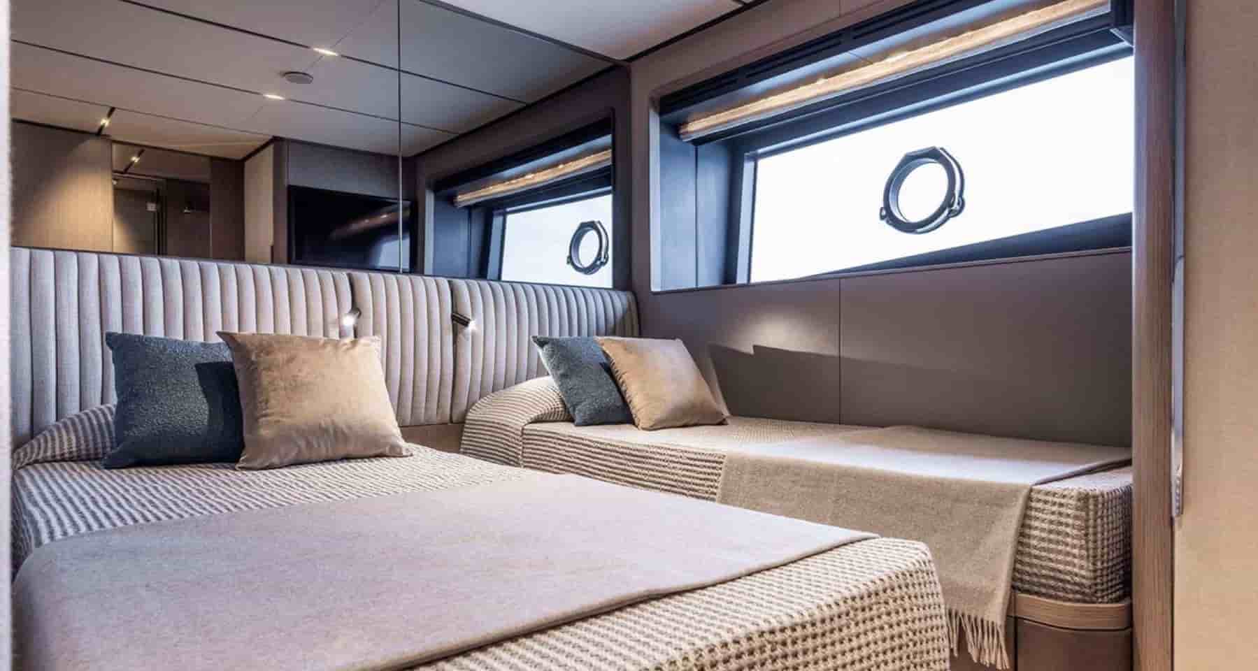 Ferretti Infynito 90 - View 29