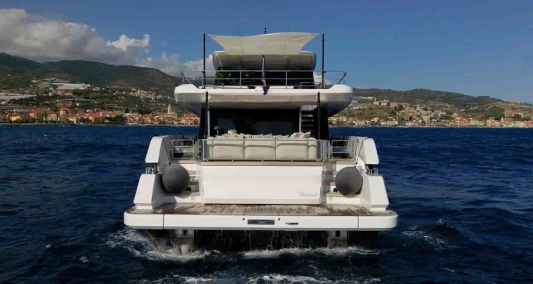 Ferretti Infynito 90 - View 5