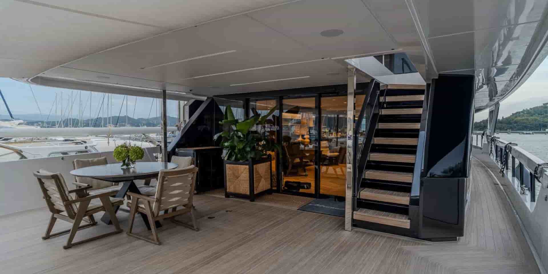 Ferretti Infynito 90 - View 6