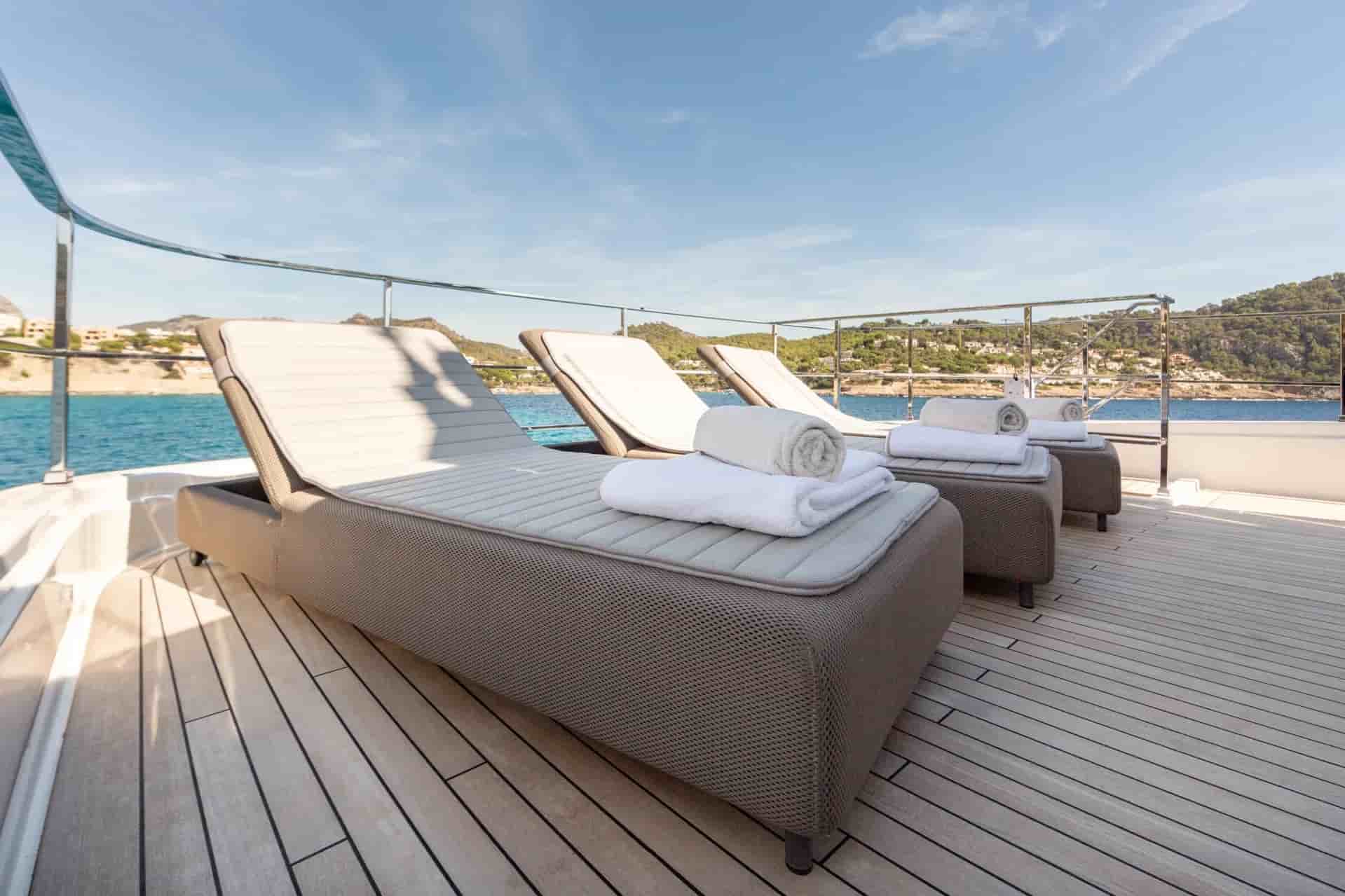 Ferretti Custom Line Navetta 37 - View 14