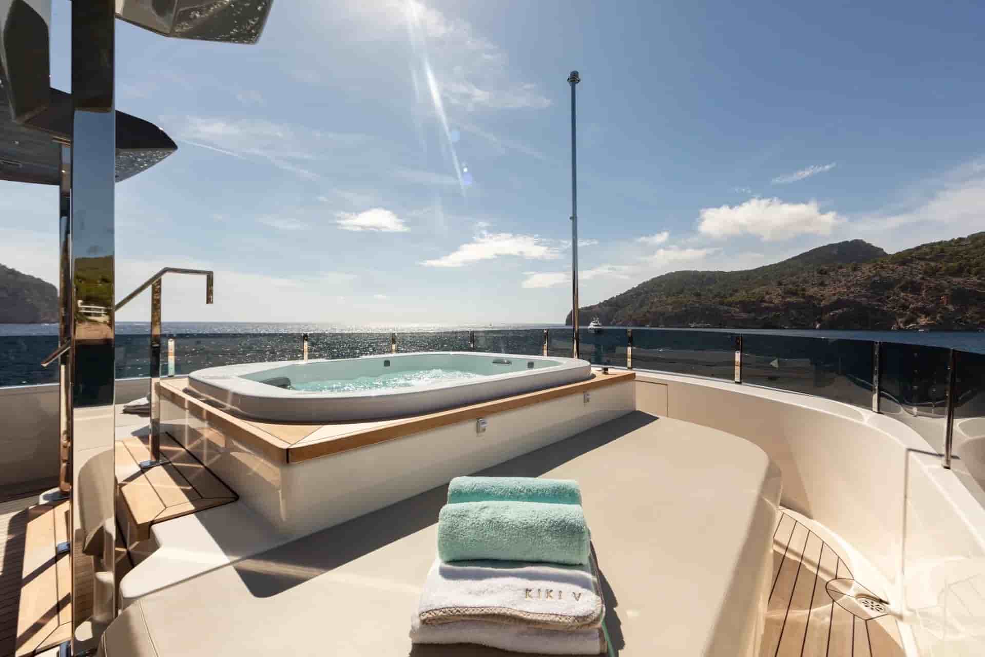 Ferretti Custom Line Navetta 37 - View 18