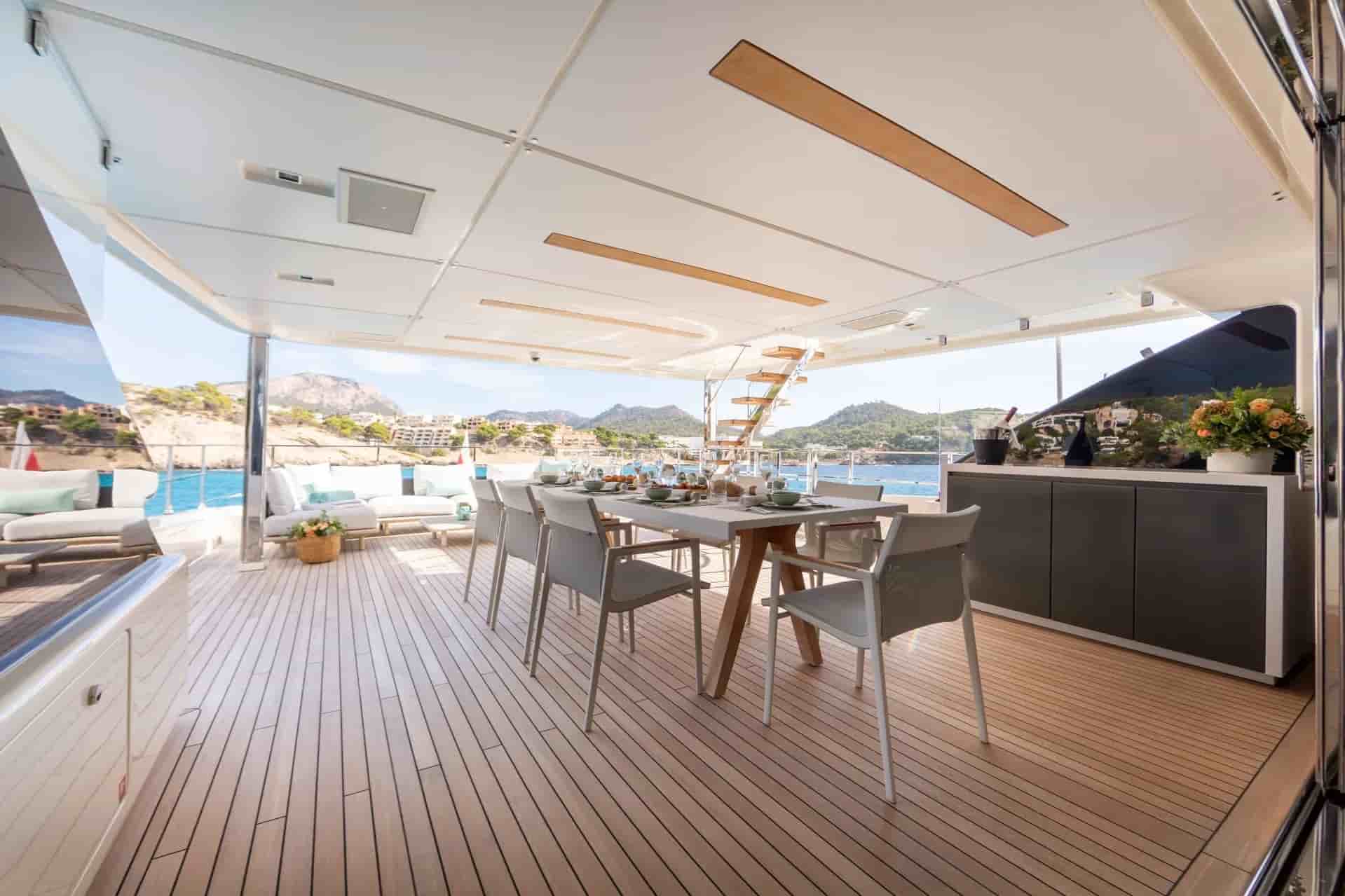 Ferretti Custom Line Navetta 37 - View 20