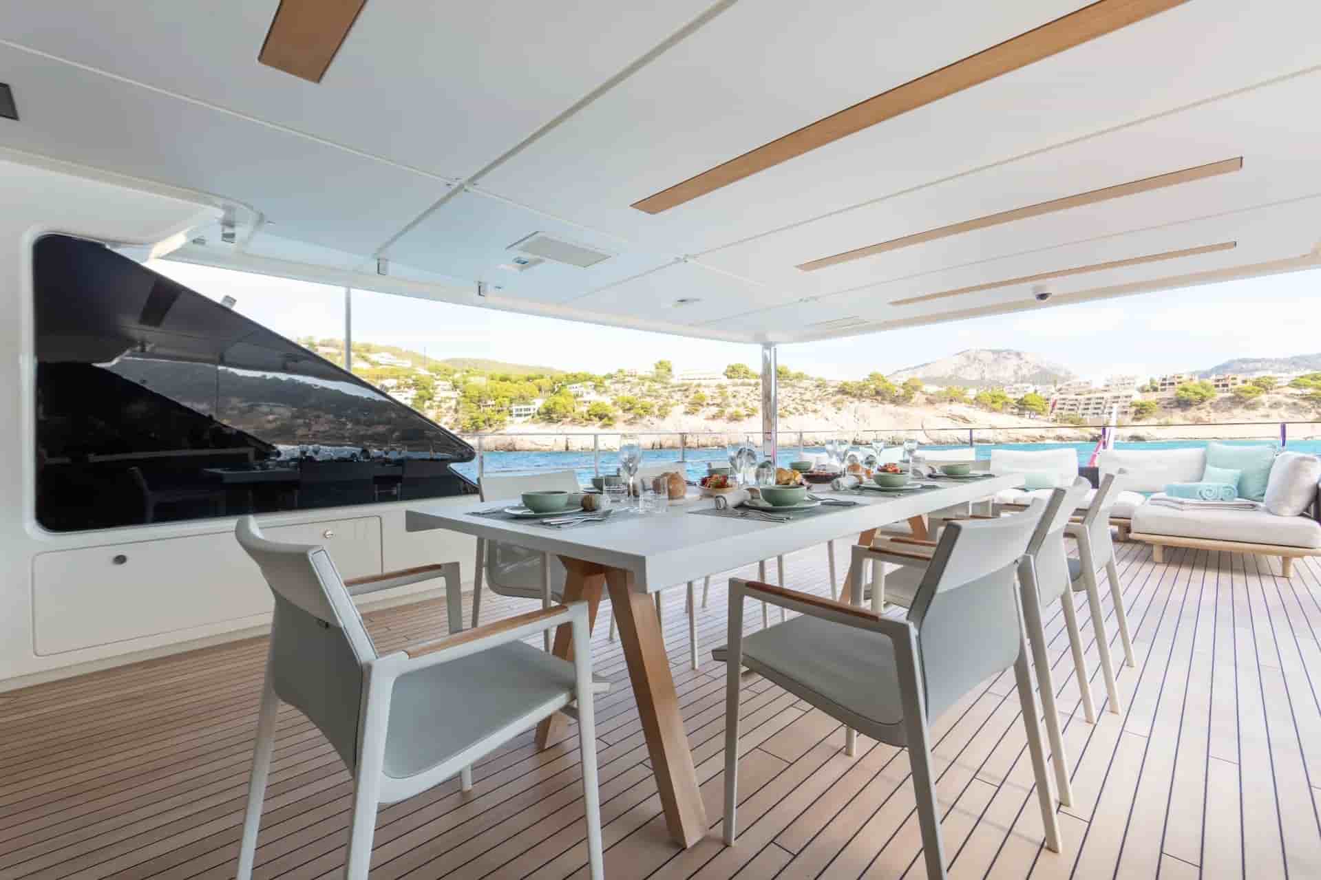 Ferretti Custom Line Navetta 37 - View 22